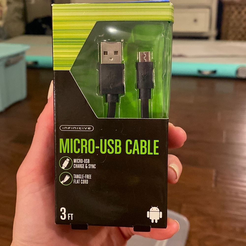 Micro-USB 3ft cable in black tangle-free flat cable​​